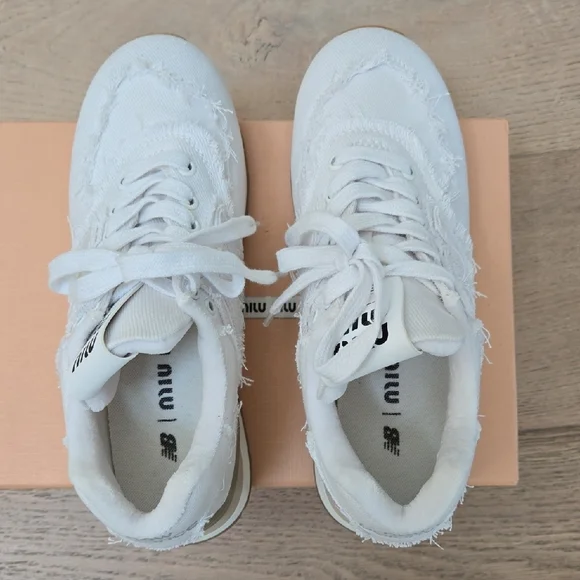 White Frayed Women's Sneakers - Picture 4 of 5